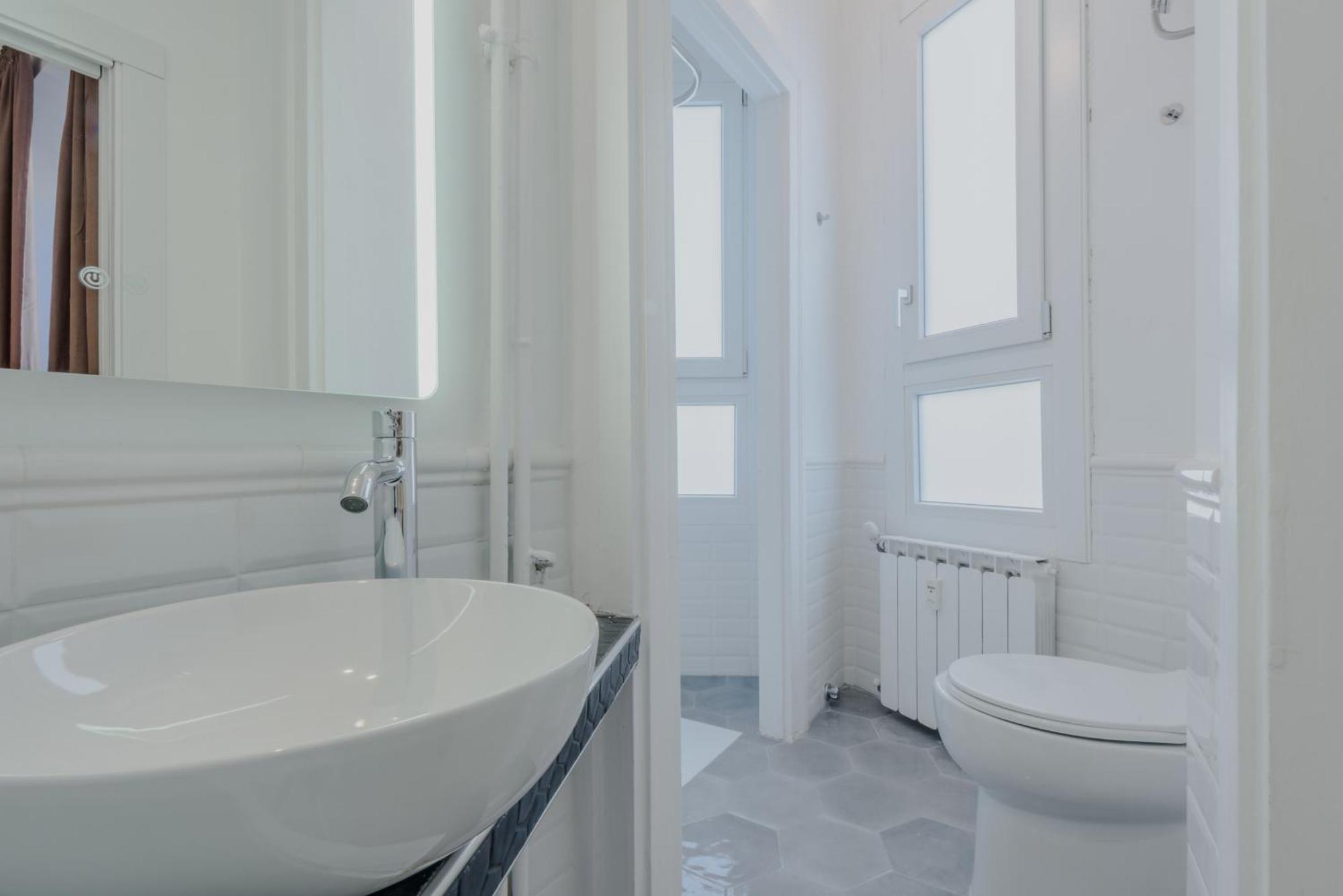 New And Functional Apartments Near The Metro Milan Luaran gambar